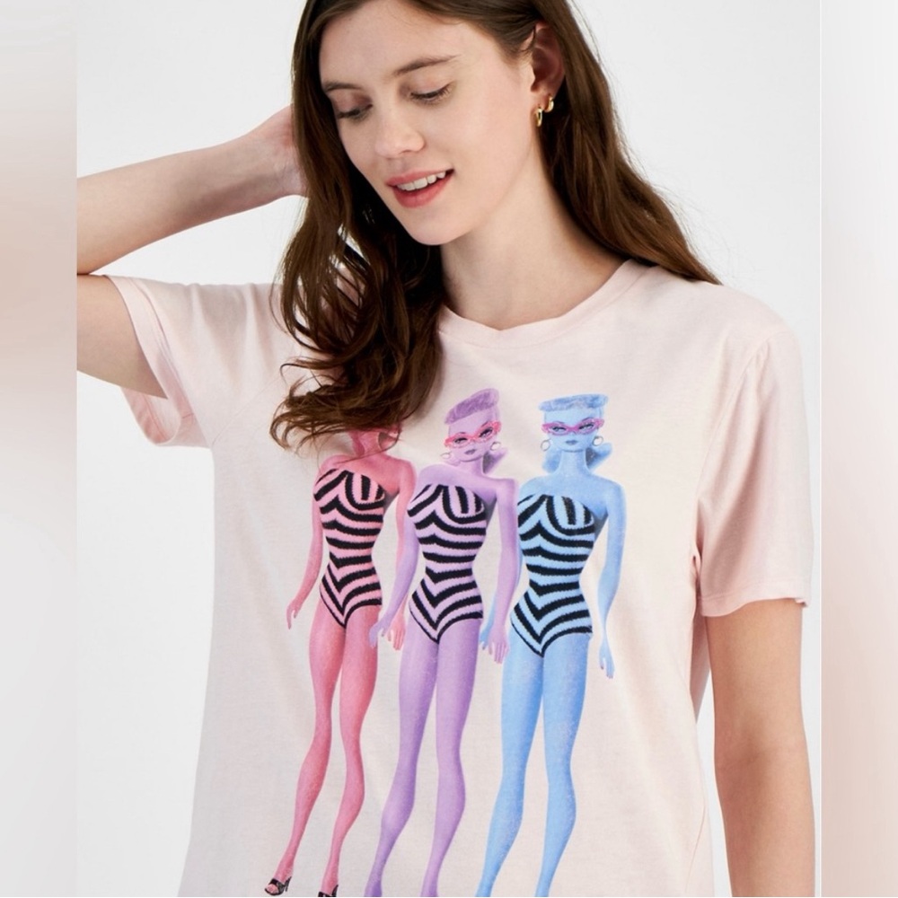 NWT Juniors' Retro Barbie Crewneck T-Shirt Graphic Tee